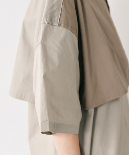 EMMA CLOTHES(エマクローズ)の「オーバーサイズ トレンチヨーク配色デザイン S/Sシャツ EMMA CLOTHES(シャツ/ブラウス・メンズ・グレイッシュベージュ/チャコール/ライトブルー・FREE)」の15枚目の写真