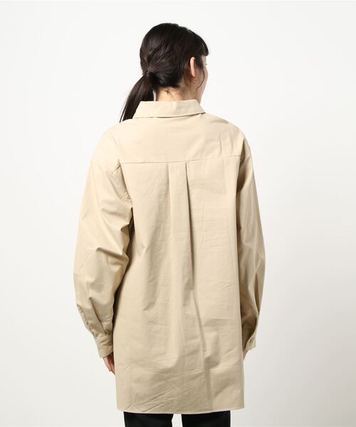 UNRELISH（アンレリッシュ）の「ビッグゆるチュニックシャツ（シャツ/ブラウス・レディース・ブラック/ベージュ・MEDIUM）」の4枚目の写真