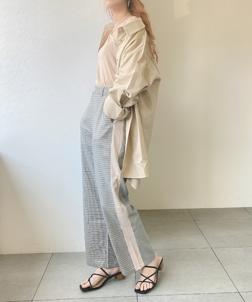 UNRELISH（アンレリッシュ）の「ビッグゆるチュニックシャツ（シャツ/ブラウス・レディース・ブラック/ベージュ・MEDIUM）」の8枚目の写真