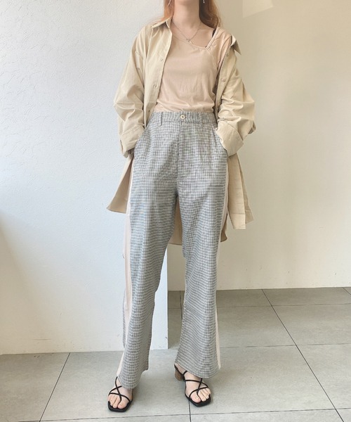 UNRELISH（アンレリッシュ）の「ビッグゆるチュニックシャツ（シャツ/ブラウス・レディース・ブラック/ベージュ・MEDIUM）」の13枚目の写真
