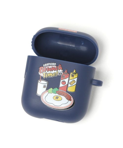 ALAND(エーランド)の「earpearp/Brunch time AirPodsケース 2946610(ヘッドフォン/イヤホン・レディース・ネイビー・XX-SMALL)」の1枚目の写真