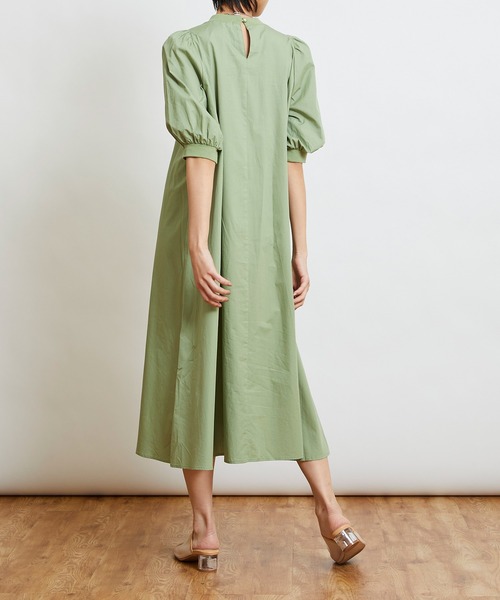 W40ローンパフスリーブワンピース ワンピース W Closet ダブルクローゼット のファッション