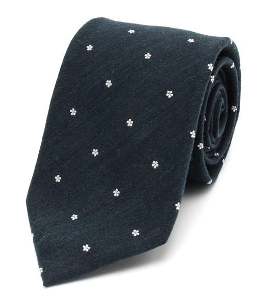 SHIPS（シップス）の「SD: ウール/シルク ワンポイント フラワーコモン ネクタイ（ネクタイ・メンズ・チャコールグレー/ブラウン/ワイン/コバルトブルー/ネイビー/パープル・6）」の17枚目の写真