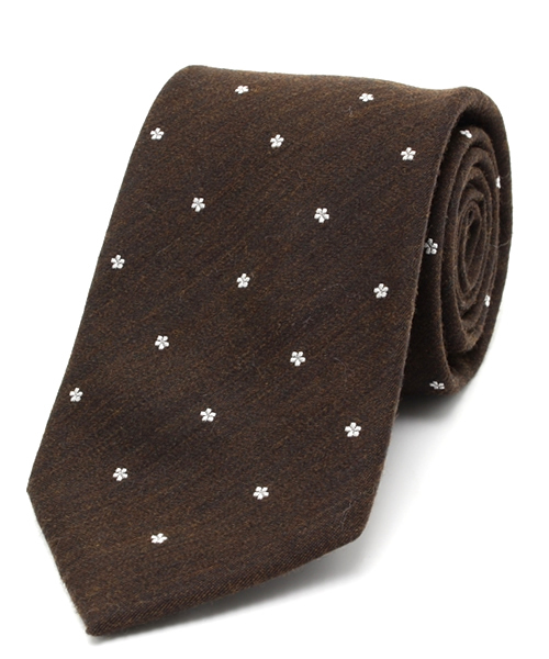 SHIPS（シップス）の「SD: ウール/シルク ワンポイント フラワーコモン ネクタイ（ネクタイ・メンズ・チャコールグレー/ブラウン/ワイン/コバルトブルー/ネイビー/パープル・6）」の19枚目の写真