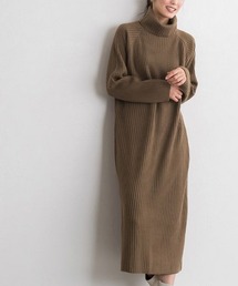 タートルネックリブニットワンピース