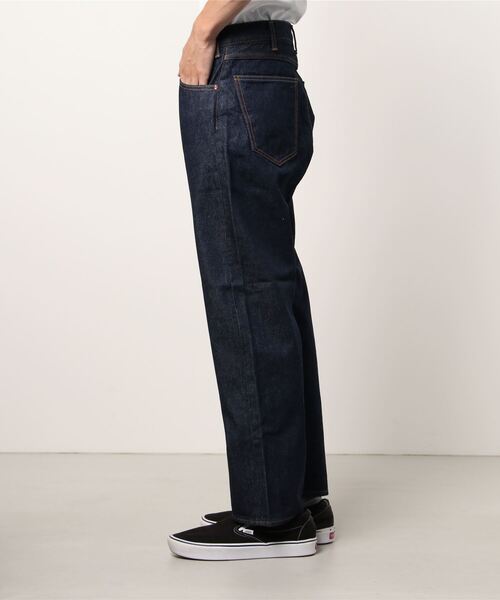 NECESSARY or UNNECESSARY（ネセサリーオアアンネセサリー）の「NECESSARY or UNNECESSARY / UNIFORM FIT  デニムパンツ（デニムパンツ・メンズ・インディゴブルー・34inch/36inch/32inch）」の2枚目の写真