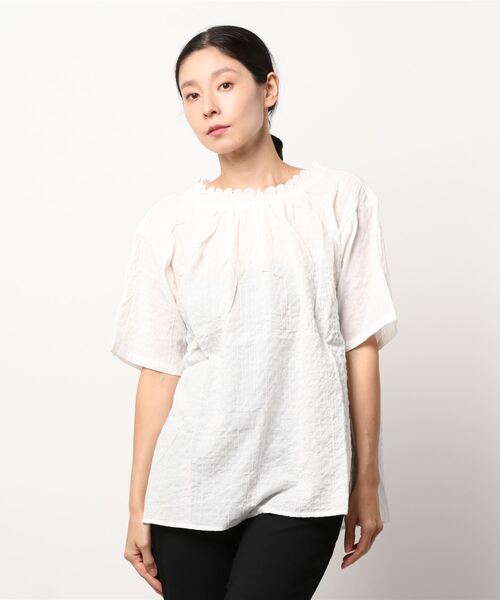 Samansa Mos2（サマンサ モスモス）の「衿シャーリングブラウス（シャツ/ブラウス・レディース・パープル/チャコール/ブラック/マスタード/カーキ/オフホワイト・ﾌﾘ-）」の2枚目の写真