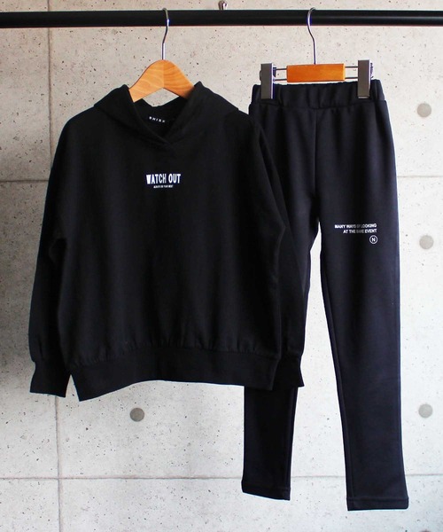 THE CASUAL(カジュアル)の「セットアップ プリント ロゴ ビッグ プルオーバー パーカー スウェット パンツ キッズ(パーカー・キッズ・ホワイト系その他2/ホワイト系その他/ブラック・110cm/120cm/140cm/160cm/130cm/150cm)」の3枚目の写真