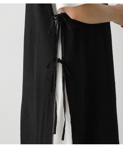 AZUL by moussy（アズールバイマウジー）の「LONG VEST SET ONEPIECE/ロングベストセットワンピース（ワンピース・レディース・ブラック/ダークグリーン/ライトブラウン・SMALL/MEDIUM）」の12枚目の写真