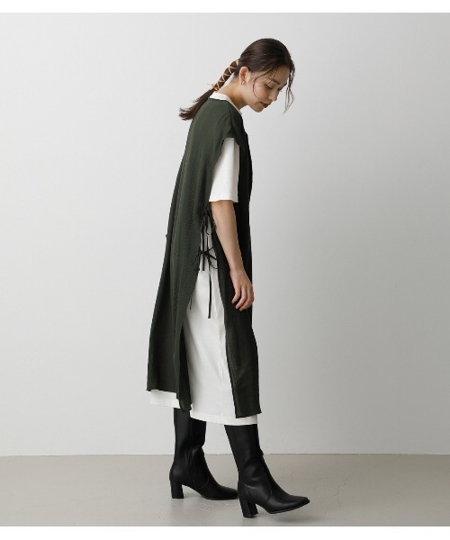 AZUL by moussy（アズールバイマウジー）の「LONG VEST SET ONEPIECE/ロングベストセットワンピース（ワンピース・レディース・ブラック/ダークグリーン/ライトブラウン・SMALL/MEDIUM）」の13枚目の写真