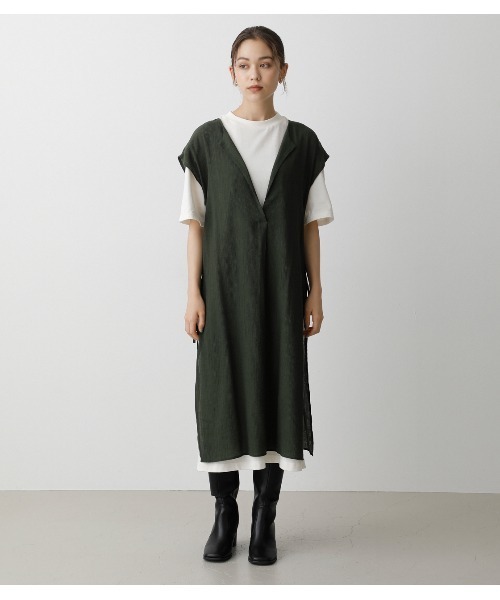 AZUL by moussy（アズールバイマウジー）の「LONG VEST SET ONEPIECE/ロングベストセットワンピース（ワンピース・レディース・ブラック/ダークグリーン/ライトブラウン・SMALL/MEDIUM）」の16枚目の写真