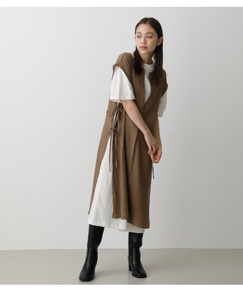 AZUL by moussy（アズールバイマウジー）の「LONG VEST SET ONEPIECE/ロングベストセットワンピース（ワンピース・レディース・ブラック/ダークグリーン/ライトブラウン・SMALL/MEDIUM）」の22枚目の写真