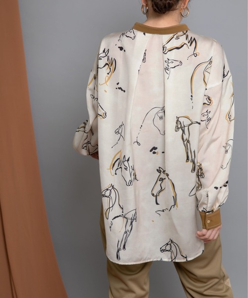 Eimee Law（エイミーロウ）の「Horse柄フロントタックBL（シャツ/ブラウス・レディース・ブラック/ベージュ・38）」の7枚目の写真