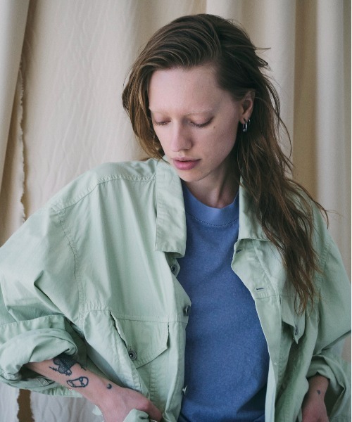 UNFIL(アンフィル)の「unfil アンフィル / egyptian cotton-back satin trucker jacket エジプト産超長綿 バックサテン トラッカージャケット シャツジャケット / WWSP-UW114(ブルゾン・レディース・ライトベージュ/ライトグリーン/ブラック・1)」の3枚目の写真