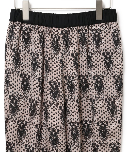 NE QUITTEZ PAS!(ヌキテパ)の「【ne Quittez pas】MODAL SATIN ETHNIC PRINT PANTS(その他パンツ・レディース・ベージュ/ブラウン・M)」の4枚目の写真