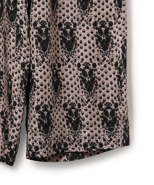 NE QUITTEZ PAS!(ヌキテパ)の「【ne Quittez pas】MODAL SATIN ETHNIC PRINT PANTS(その他パンツ・レディース・ベージュ/ブラウン・M)」の9枚目の写真