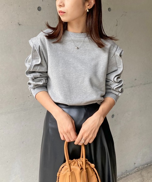 CAPRICIEUX LE'MAGE（カプリシューレマージュ）の「フリル袖スエット（Tシャツ/カットソー・レディース・ブラック/グレー/ライトベージュ・FREE）」の2枚目の写真