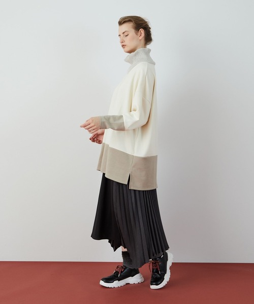 FRAPBOIS(フラボア)の「レイネックT カットソー(Tシャツ/カットソー・レディース・チャコールグレー/レッド/オフホワイト・1/2)」の8枚目の写真