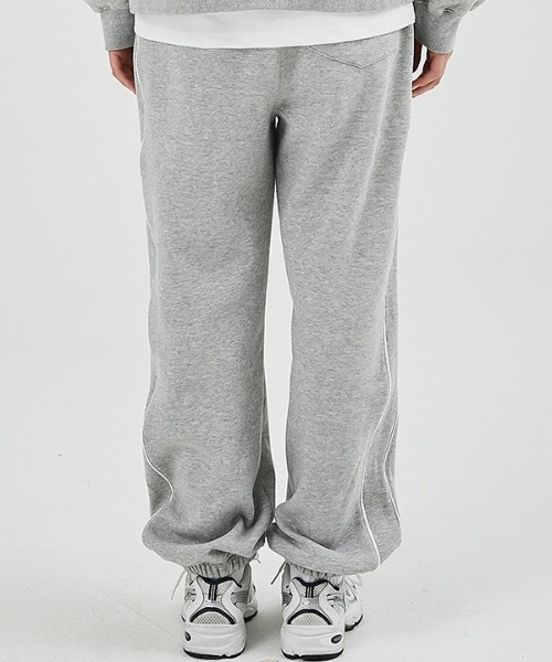 crump(クランプ)の「【crump 】サイドパイピングジョガーパンツ(裏起毛)(スウェットパンツ・レディース・ブラック/グレー・MEDIUM/X-LARGE/LARGE/SMALL)」の8枚目の写真