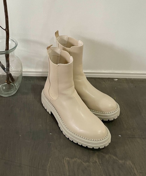 CAPRICIEUX LE'MAGE(カプリシューレマージュ)の「サイドゴアブーツ(ブーツ・レディース・ブラック/アイボリー・24.5/23.5)」の2枚目の写真