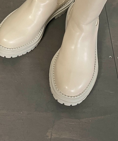 CAPRICIEUX LE'MAGE(カプリシューレマージュ)の「サイドゴアブーツ(ブーツ・レディース・ブラック/アイボリー・24.5/23.5)」の4枚目の写真