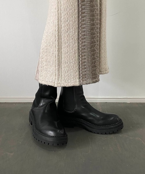 CAPRICIEUX LE'MAGE(カプリシューレマージュ)の「サイドゴアブーツ(ブーツ・レディース・ブラック/アイボリー・24.5/23.5)」の8枚目の写真