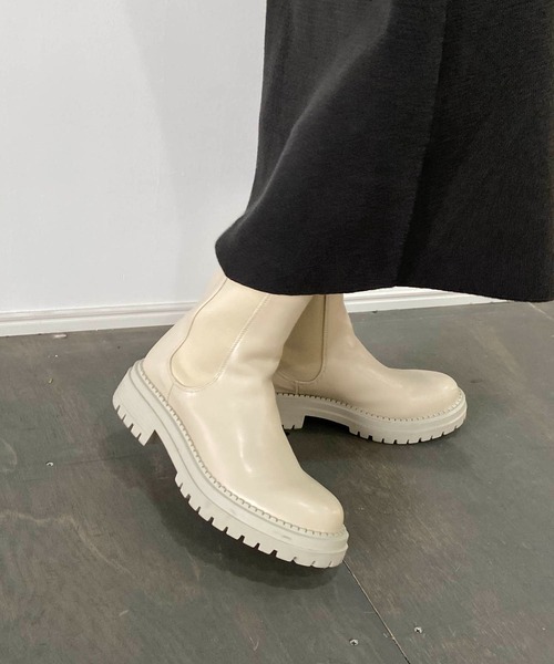 CAPRICIEUX LE'MAGE(カプリシューレマージュ)の「サイドゴアブーツ(ブーツ・レディース・ブラック/アイボリー・24.5/23.5)」の11枚目の写真