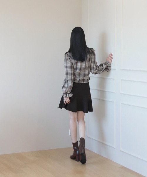 by muni:r(バイ ムニール)の「カジュアル フレア ニット ミニスカート(スカート・レディース・ブラック/ブラウン/グレー・FREE)」の15枚目の写真