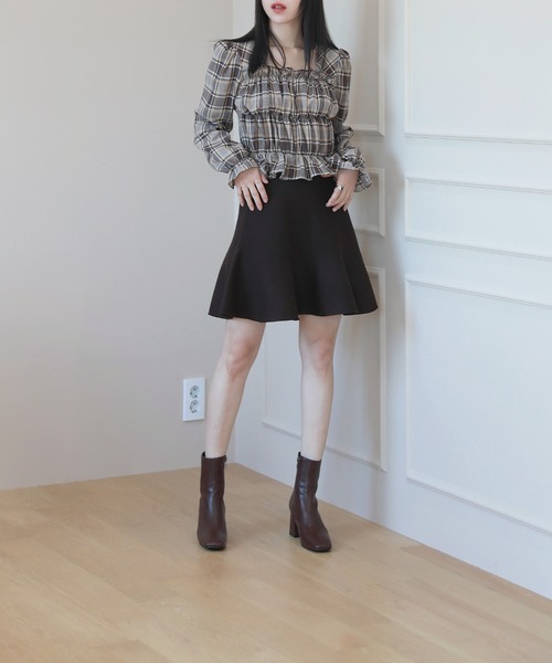 by muni:r(バイ ムニール)の「カジュアル フレア ニット ミニスカート(スカート・レディース・ブラック/ブラウン/グレー・FREE)」の7枚目の写真