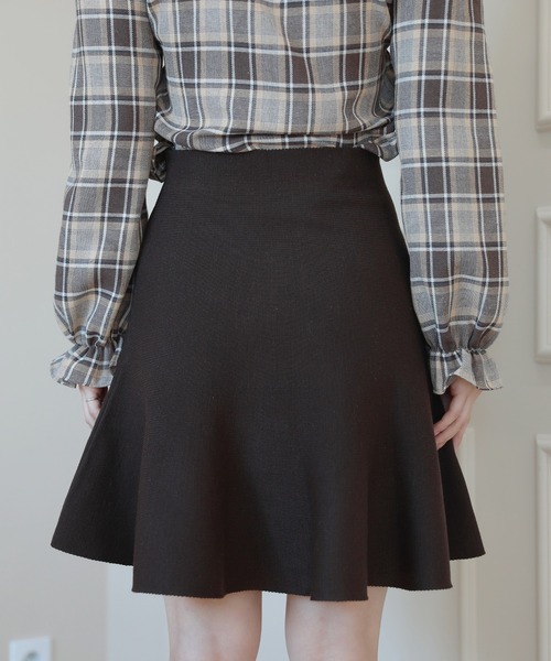 by muni:r(バイ ムニール)の「カジュアル フレア ニット ミニスカート(スカート・レディース・ブラック/ブラウン/グレー・FREE)」の18枚目の写真