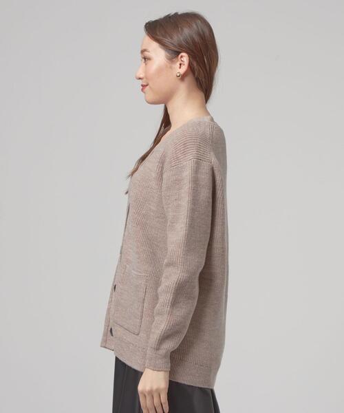 closet story（クローゼットストーリー）の「＜closet story（クローゼットストーリー）＞アゼ ミドル Vネック カーディガン（カーディガン/ボレロ・レディース・ブラック/ベージュ・FREE）」の7枚目の写真
