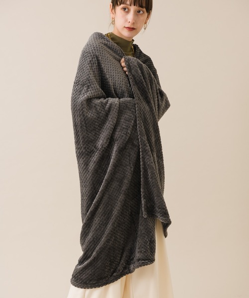 KATHARINE ROSS（キャサリンロス）の「【KATHARINE ROSS】CIRKEL 羽織れて落ちない ワッフルフリースブランケット WEB限定（ブランケット・レディース・ライトパープル/チャコールグレー/ライトブラウン・MEDIUM）」の10枚目の写真