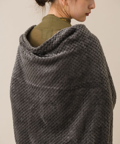 KATHARINE ROSS（キャサリンロス）の「【KATHARINE ROSS】CIRKEL 羽織れて落ちない ワッフルフリースブランケット WEB限定（ブランケット・レディース・ライトパープル/チャコールグレー/ライトブラウン・MEDIUM）」の12枚目の写真