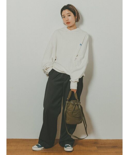 Ungrid（アングリッド）の「センタープレスルーズパンツ（その他パンツ・レディース・チャコールグレー/ブラウン/グリーン系その他・SMALL/MEDIUM）」の16枚目の写真