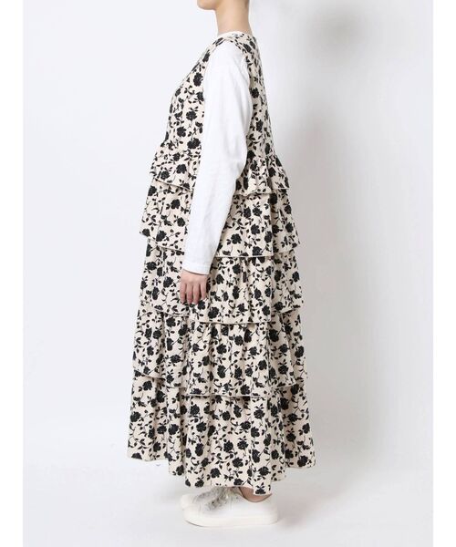 merry jenny（メリージェニー）の「floralティアードジャンスカ（ジャンパースカート・レディース・ブラック/アイボリー・FREE）」の22枚目の写真