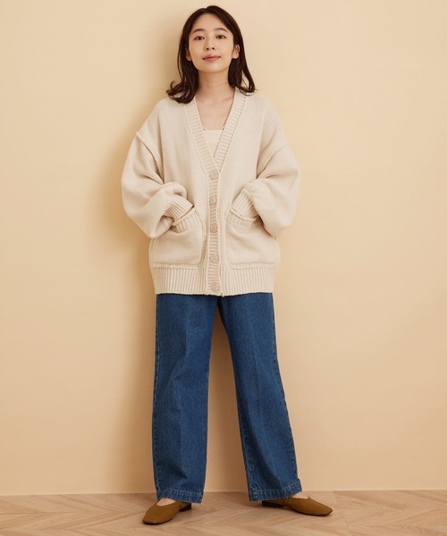 SALON adam et rope'（サロン アダム エ ロペ）の「【WEB限定】袖ボリュームニットカーディガン（カーディガン/ボレロ・レディース・オフホワイト/グリーン・FREE）」の3枚目の写真