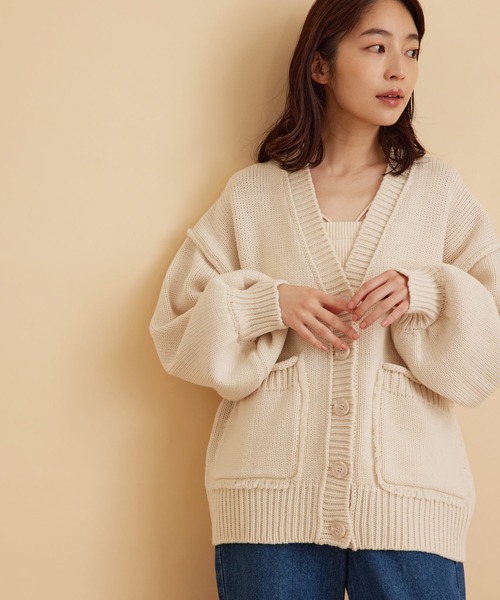 SALON adam et rope'（サロン アダム エ ロペ）の「【WEB限定】袖ボリュームニットカーディガン（カーディガン/ボレロ・レディース・オフホワイト/グリーン・FREE）」の6枚目の写真