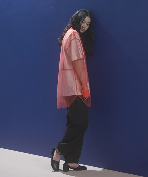 VACANCY（ヴァカンシー）の「シアーメッシュバンドカラーシャツ（シャツ/ブラウス・レディース・ブラック/オレンジ/ホワイト/ブルー・FREE）」の5枚目の写真