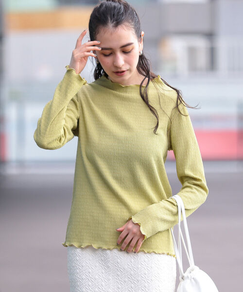 Ray BEAMS(レイビームス)の「Ray BEAMS / シャーリング メロー ボトルネック トップス(Tシャツ/カットソー・レディース・ブラック/オフホワイト/グリーン系その他3・ONE SIZE)」の1枚目の写真