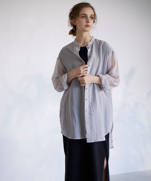 INED CLARO（イネドクラロ）の「バンドカラーロングシャツ（シャツ/ブラウス・レディース・グレー/サックスブルー/ライトグリーン・フリー）」の2枚目の写真