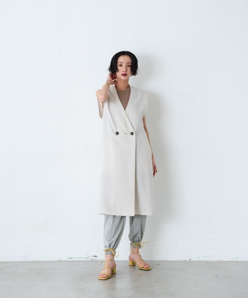 AIC.（エーアイシー）の「ノーカラーダブルボタンロングジレベスト（ベスト・レディース・ブラック/アイボリー・FREE）」の18枚目の写真