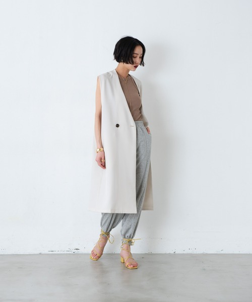 AIC.（エーアイシー）の「ノーカラーダブルボタンロングジレベスト（ベスト・レディース・ブラック/アイボリー・FREE）」の10枚目の写真