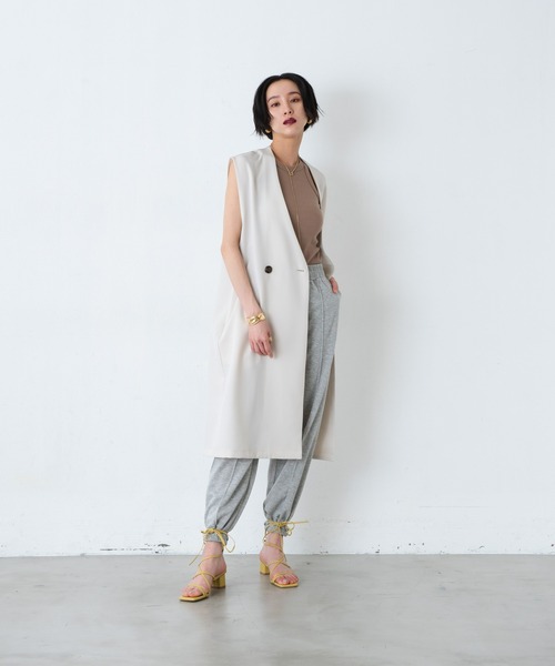 AIC.（エーアイシー）の「ノーカラーダブルボタンロングジレベスト（ベスト・レディース・ブラック/アイボリー・FREE）」の19枚目の写真