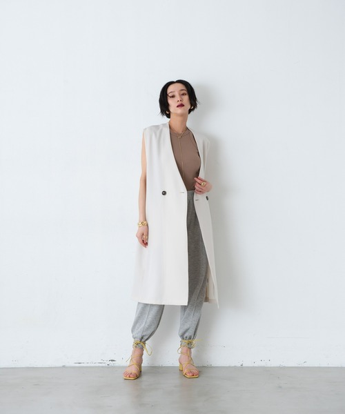 AIC.（エーアイシー）の「ノーカラーダブルボタンロングジレベスト（ベスト・レディース・ブラック/アイボリー・FREE）」の11枚目の写真