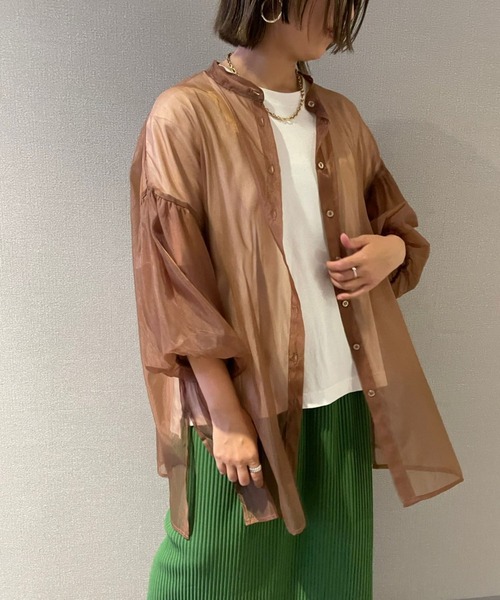 JUGLANS(ユグランス)の「☆ 魅力的なレイヤードスタイルが叶う。オーガンジーバッグギャザーブラウス 30479A232(シャツ/ブラウス・レディース・ブラック/ブラウン/グリーン・FREE)」の3枚目の写真