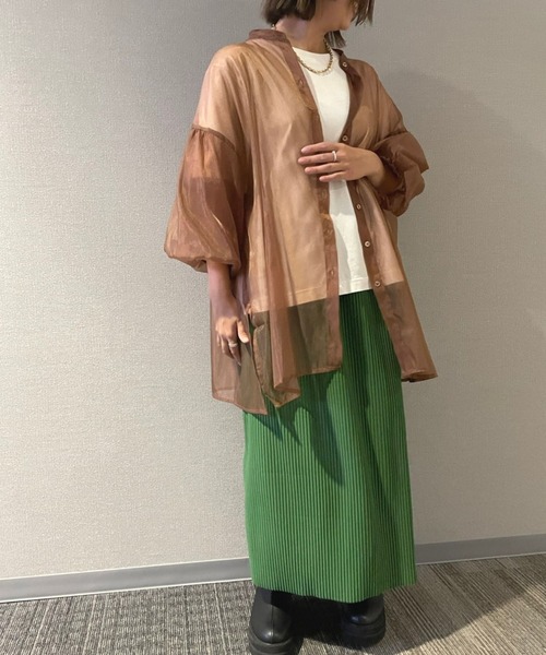 JUGLANS(ユグランス)の「☆ 魅力的なレイヤードスタイルが叶う。オーガンジーバッグギャザーブラウス 30479A232(シャツ/ブラウス・レディース・ブラック/ブラウン/グリーン・FREE)」の7枚目の写真