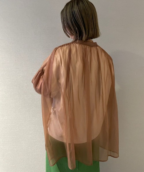 JUGLANS(ユグランス)の「☆ 魅力的なレイヤードスタイルが叶う。オーガンジーバッグギャザーブラウス 30479A232(シャツ/ブラウス・レディース・ブラック/ブラウン/グリーン・FREE)」の9枚目の写真