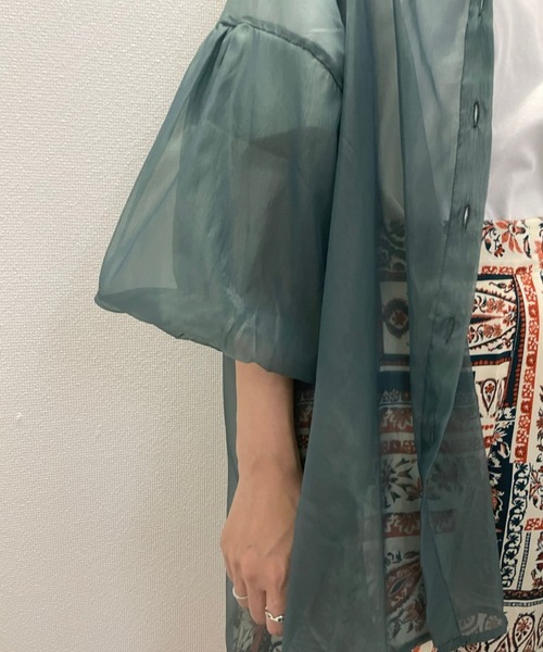 JUGLANS(ユグランス)の「☆ 魅力的なレイヤードスタイルが叶う。オーガンジーバッグギャザーブラウス 30479A232(シャツ/ブラウス・レディース・ブラック/ブラウン/グリーン・FREE)」の16枚目の写真