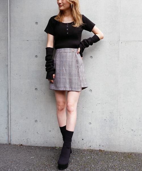 SPIRALGIRL（スパイラルガール）の「チェック柄パイピングラップショートパンツ（その他パンツ・レディース・ネイビー/ブラウン・FREE）」の13枚目の写真