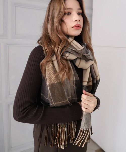 moment+（モーメントプラス）の「フェイクウール起毛チェック柄マフラー（マフラー・レディース・ブラウン/オレンジ/グリーン・FREE）」の12枚目の写真